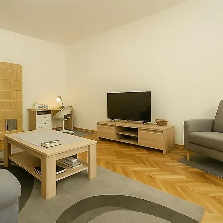 Cozy 2 Min From Saint Sava Temple