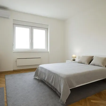 Cozy 2 Min From Saint Sava Temple ベオグラード