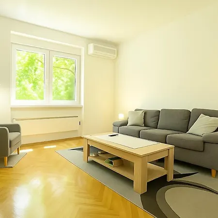 Апартаменты Cozy 2 Min From Saint Sava Temple