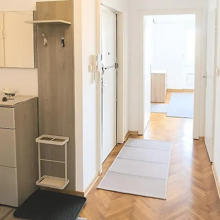 Cozy 2 Min From Saint Sava Temple Апартаменты *