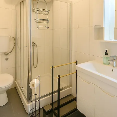 Апартаменты Cozy 2 Min From Saint Sava Temple